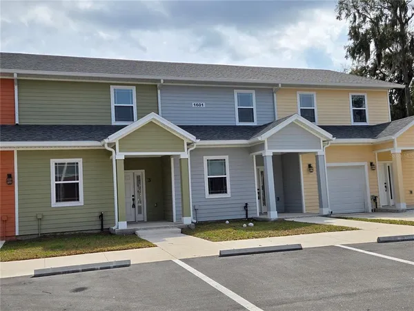 $1,890 | 1601 Northwest 29 Road, Unit 3, Gainesville, FL 32605