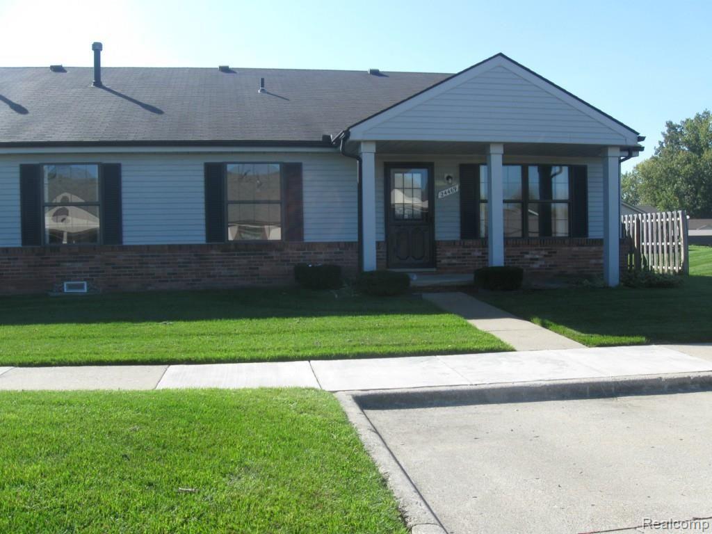 pics-Condo -Moassesi 001.jpg