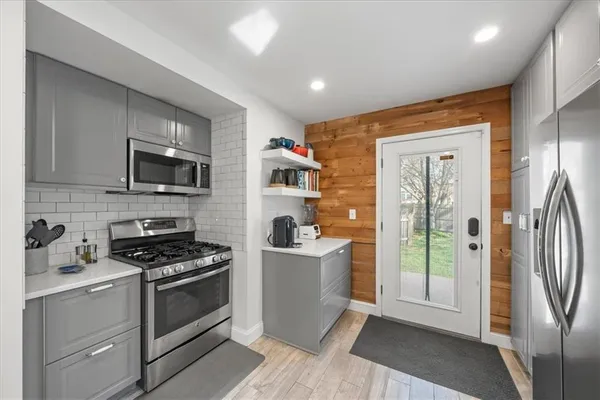 $430,000 | 26 East 70th Terrace, Kansas City, MO 64113