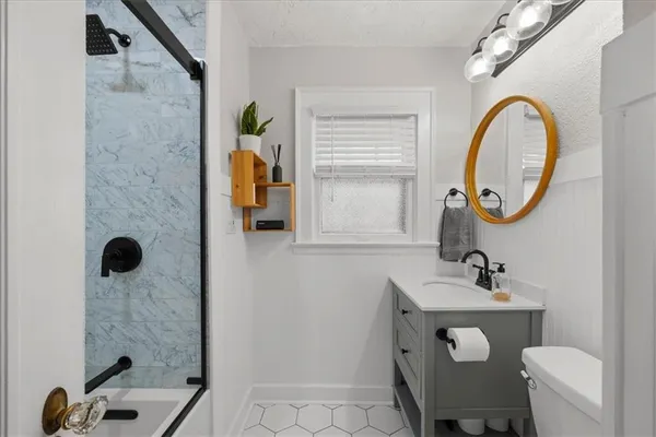 $430,000 | 26 East 70th Terrace, Kansas City, MO 64113