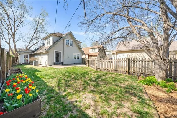 $430,000 | 26 East 70th Terrace, Kansas City, MO 64113