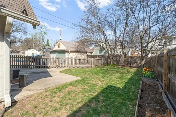 $430,000 | 26 East 70th Terrace, Kansas City, MO 64113