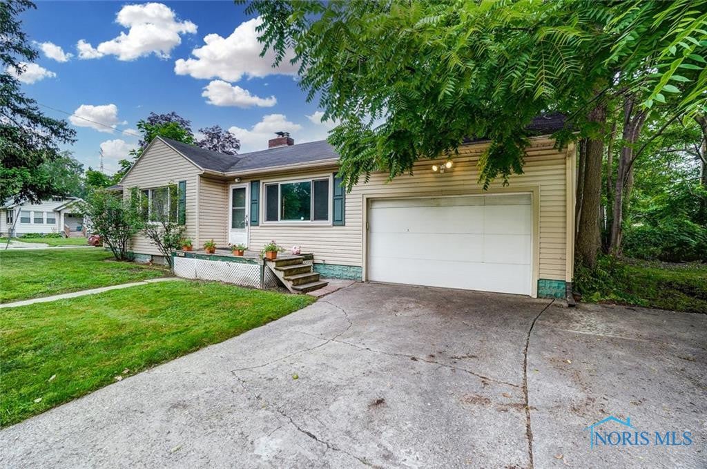 1702 Duncan Road Toledo, OH 43613 - Photo 3 of 14 Gallery Image 3