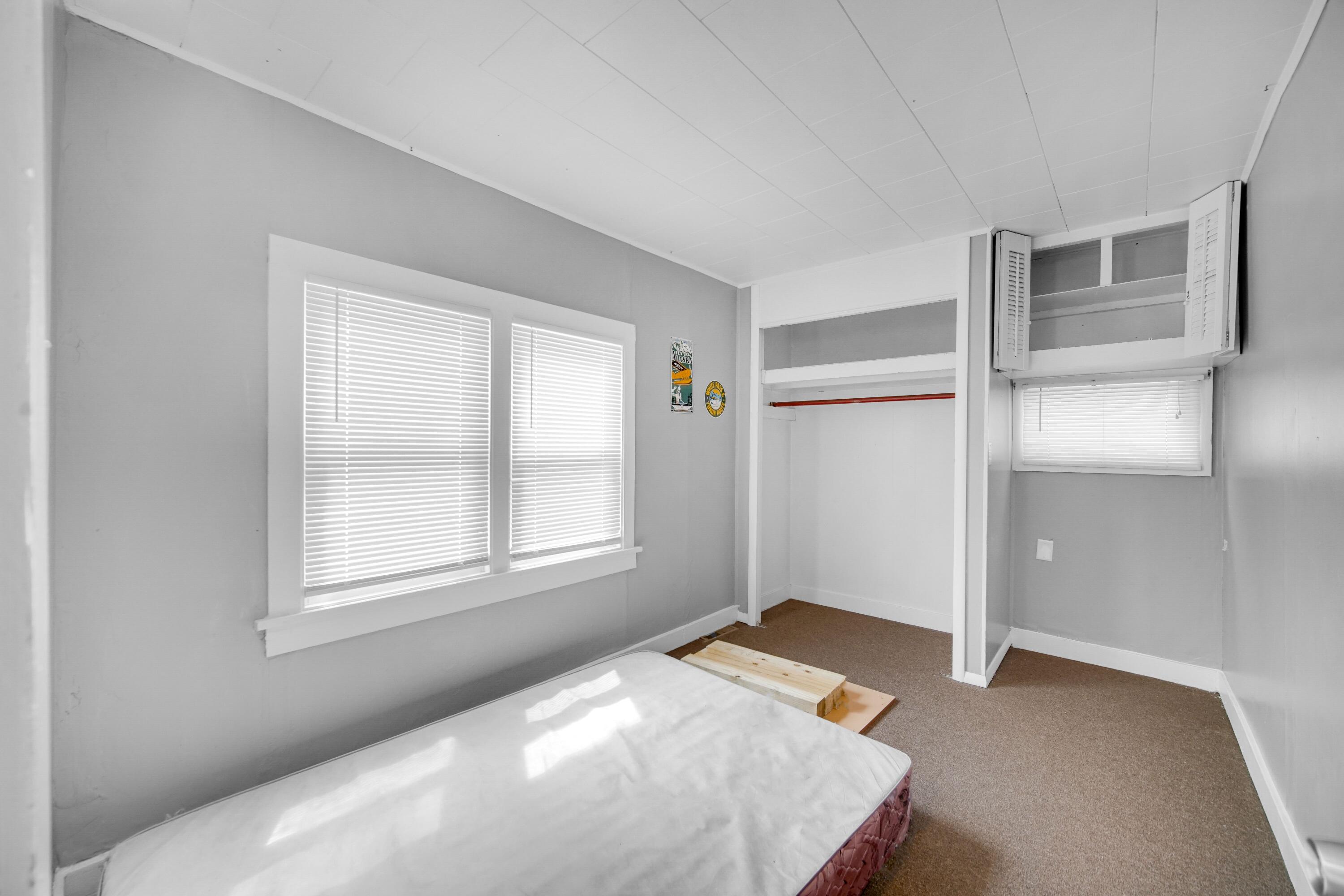 217 East North Street Crown Point, IN 46307 - Photo 9 of 13 3000x2000