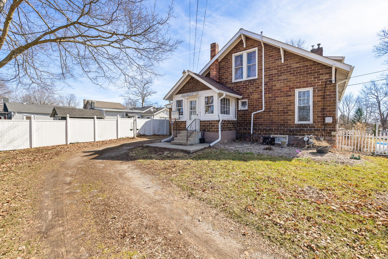 Undisclosed Address Adrian, MI 49221 - Photo 3 of 44 1168 Seneca St - 1039