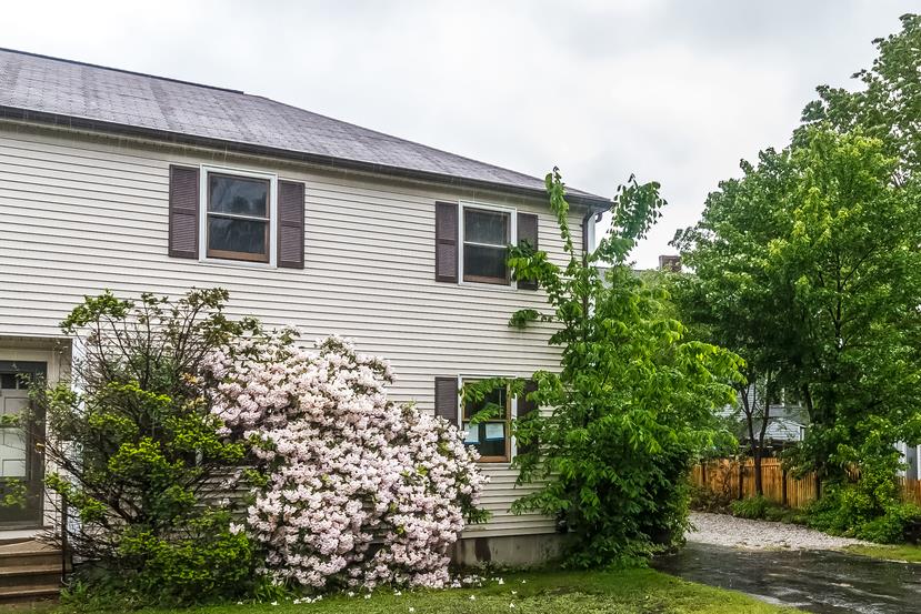 15 R Brian Avenue Derry, NH 03038 - Photo 2 of 25