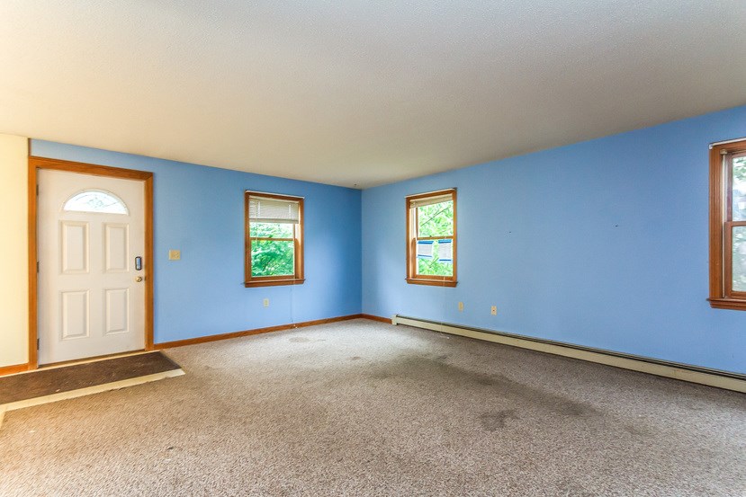 15 R Brian Avenue Derry, NH 03038 - Photo 4 of 25