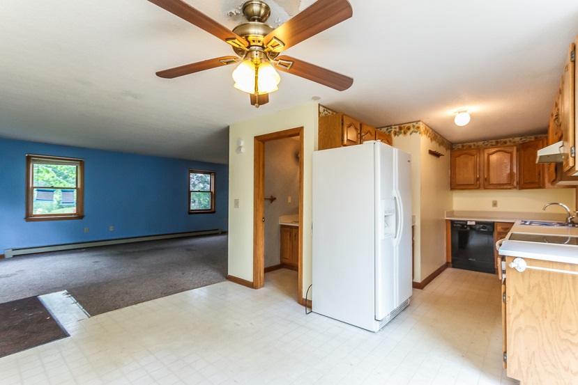 15 R Brian Avenue Derry, NH 03038 - Photo 8 of 25