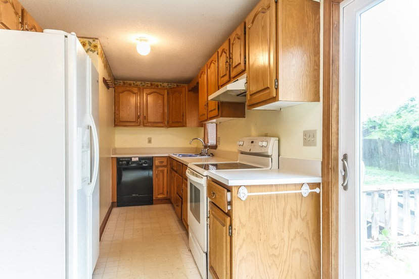 15 R Brian Avenue Derry, NH 03038 - Photo 9 of 25