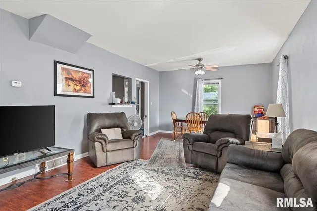 $159,900 | 1101 West Maple Avenue South, Springfield, IL 62704