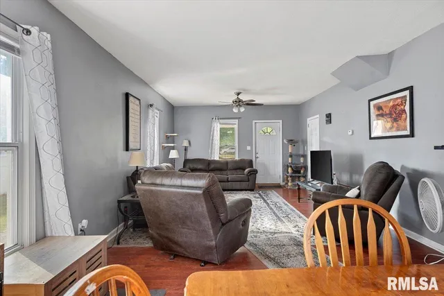 $159,900 | 1101 West Maple Avenue South, Springfield, IL 62704