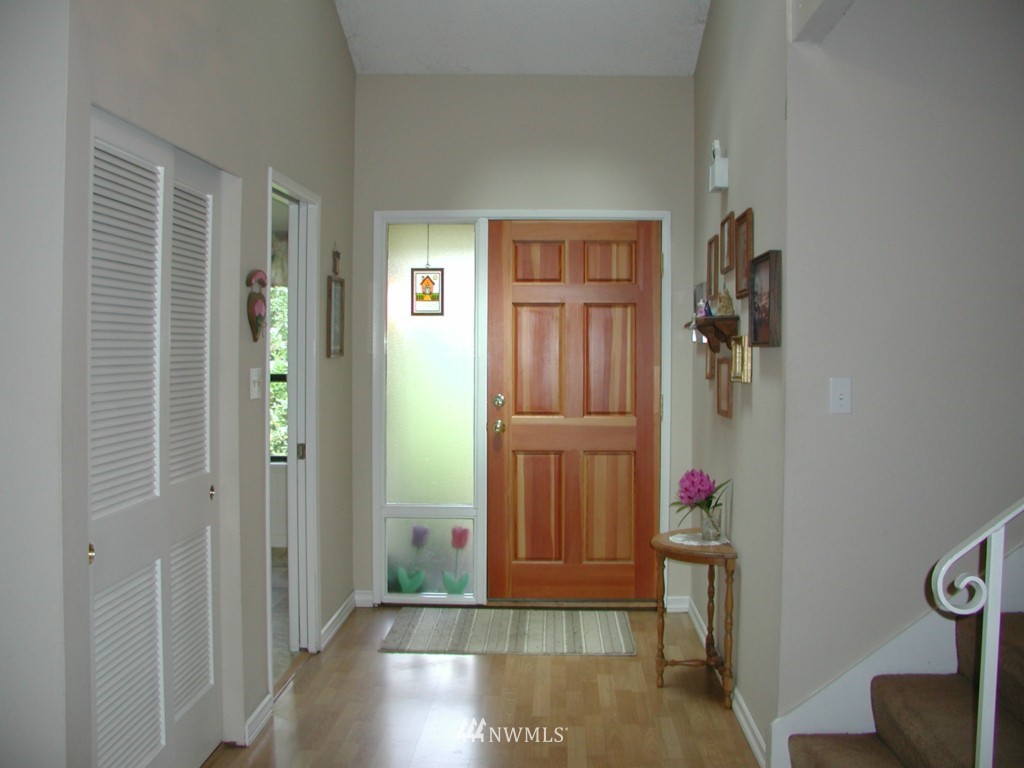 22831 38th Avenue Southeast Bothell, WA 98021 - Photo 3 of 15
