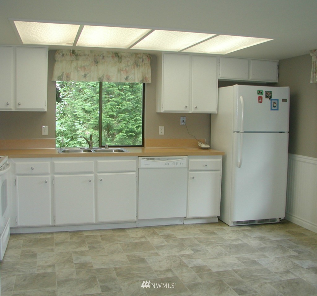 22831 38th Avenue Southeast Bothell, WA 98021 - Photo 5 of 15