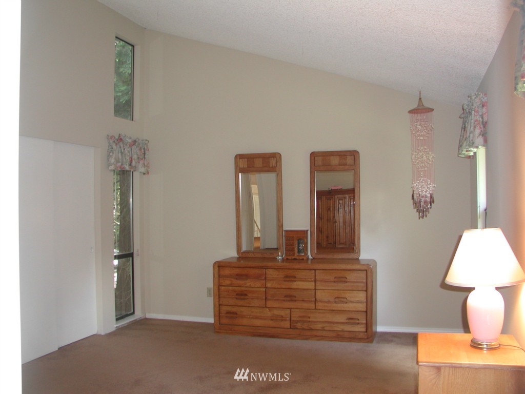 22831 38th Avenue Southeast Bothell, WA 98021 - Photo 9 of 15