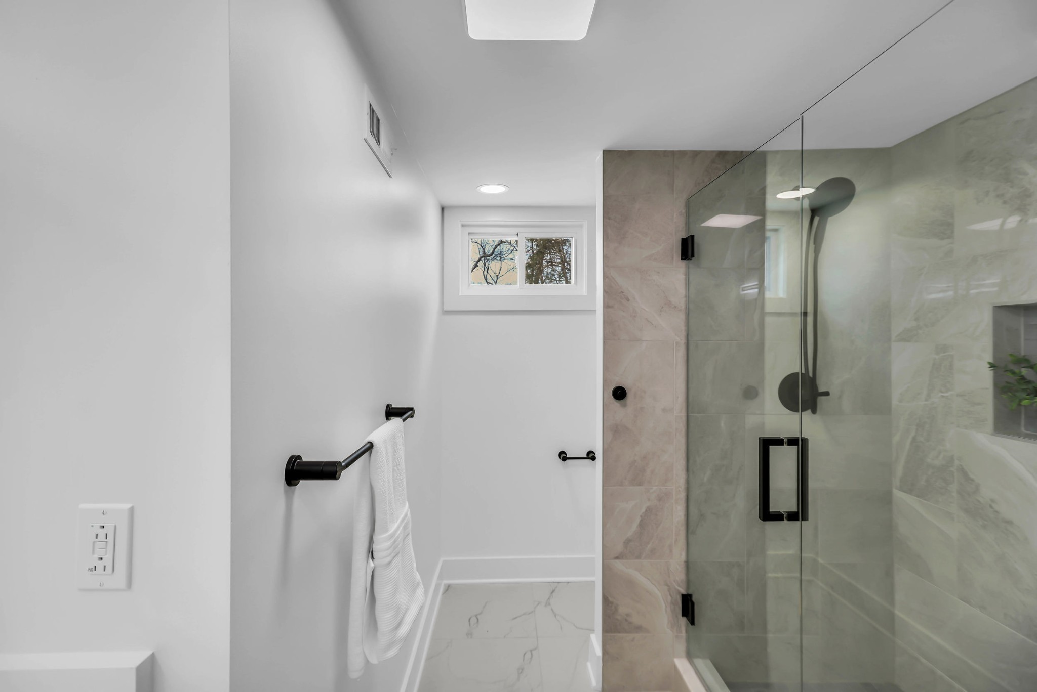 414 Springview Drive Nashville, TN 37214 - Photo 30 of 43 a bathroom with a shower