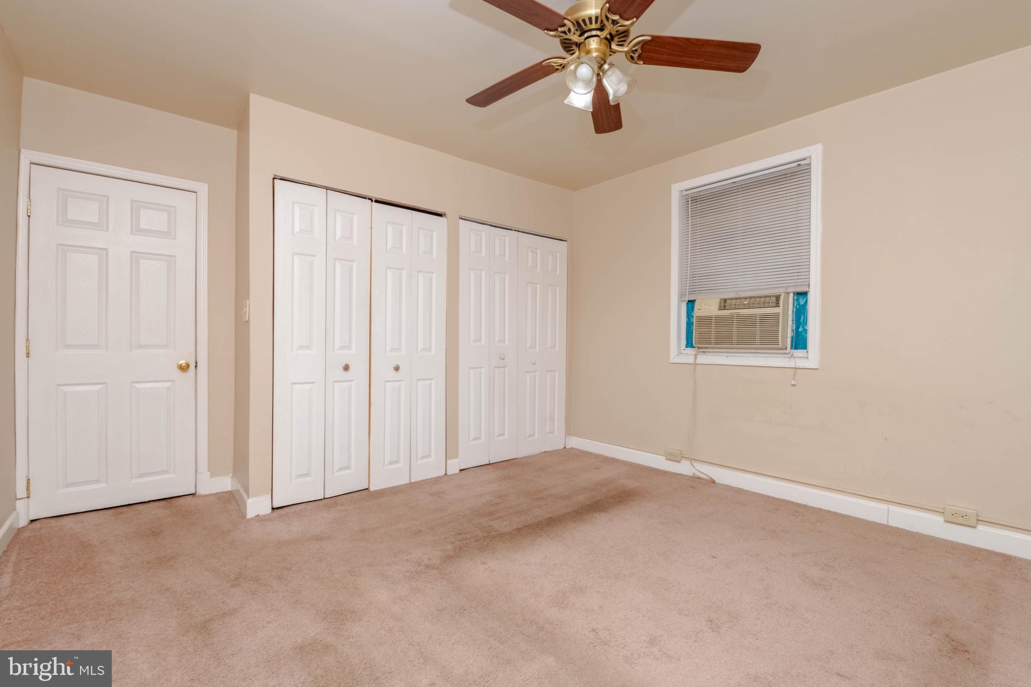 3500 4th Street Baltimore, MD 21225 - Photo 18 of 43 Spacious room with natural light and charm.