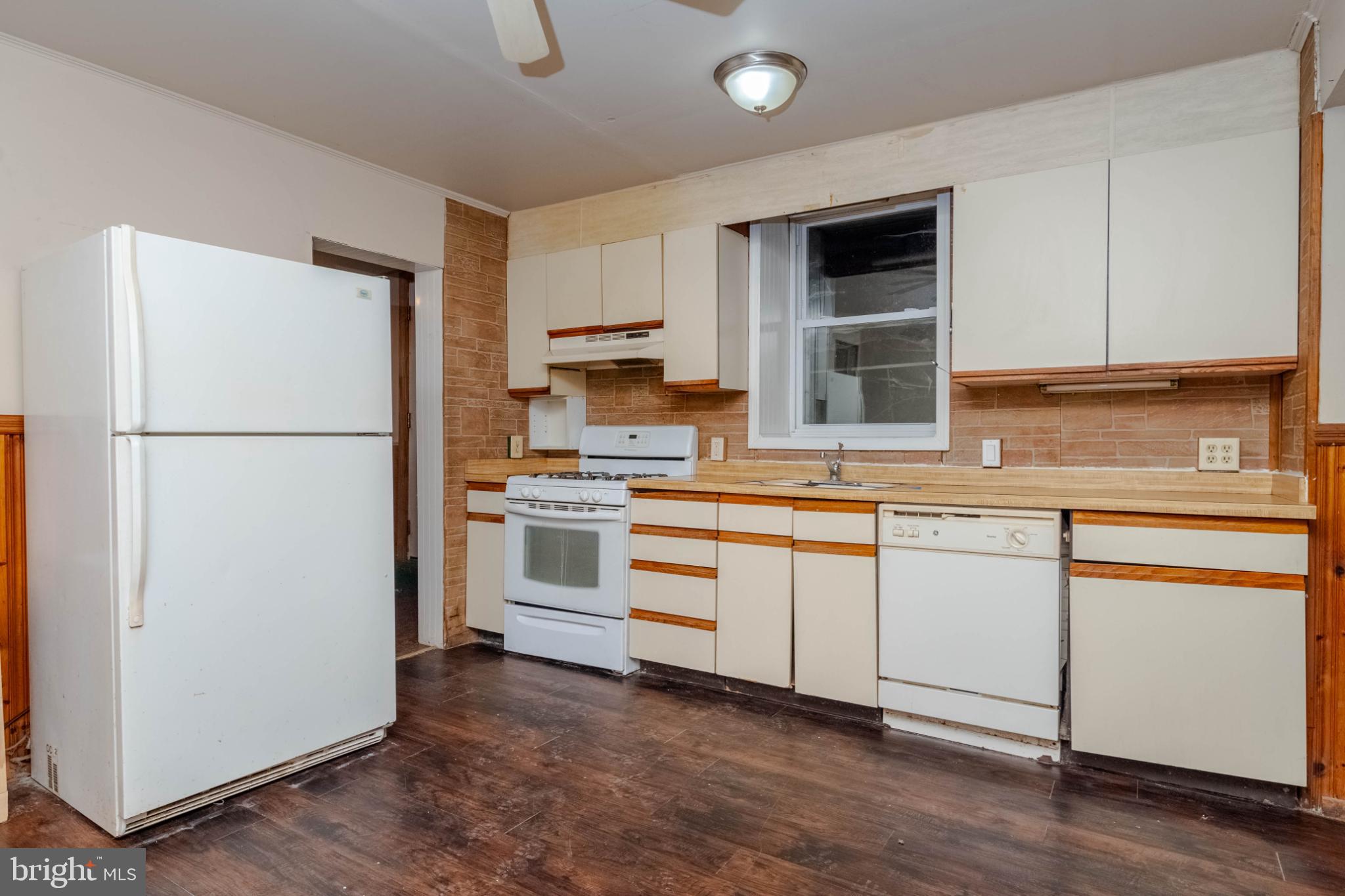 3500 4th Street Baltimore, MD 21225 - Photo 26 of 43 Bright and functional kitchen space awaits.