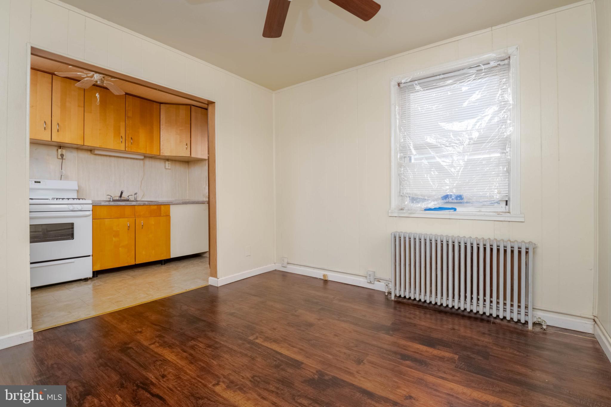 3500 4th Street Baltimore, MD 21225 - Photo 4 of 43 Cozy space with potential for personalization.