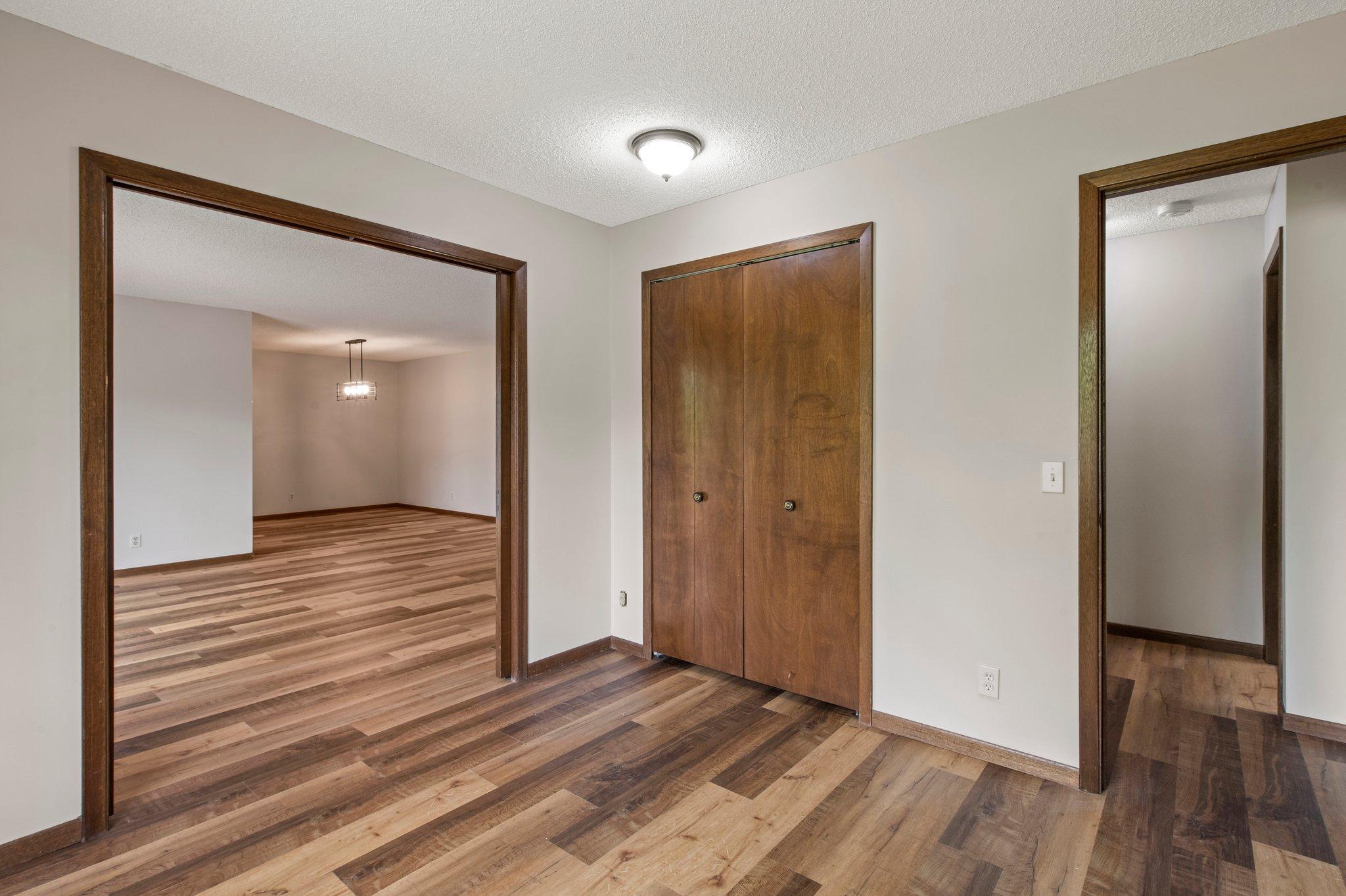 1889 Fox Ridge Road, Unit D West St. Paul, MN 55118 - Photo 17 of 34 Gallery Image 17