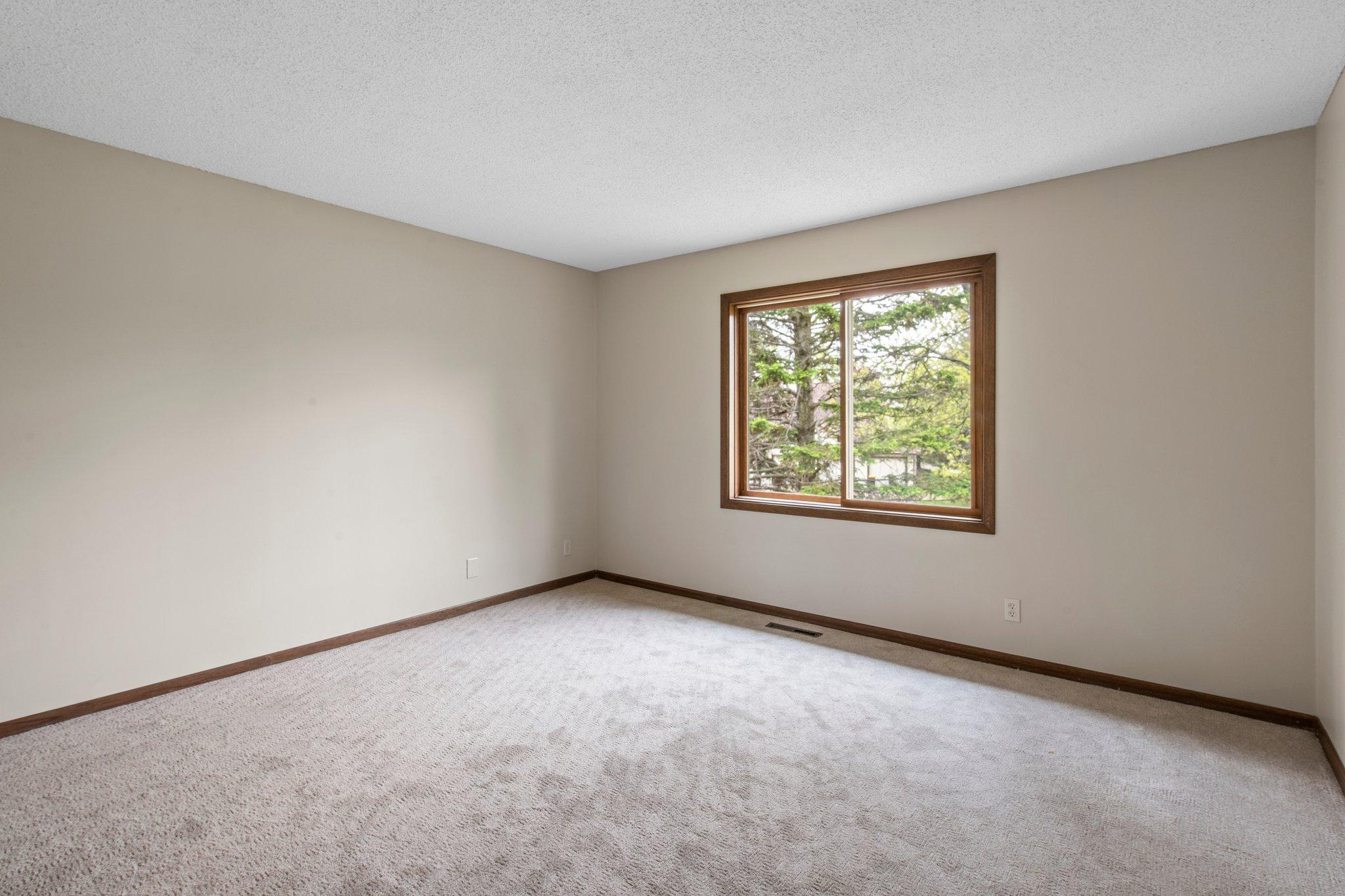 1889 Fox Ridge Road, Unit D West St. Paul, MN 55118 - Photo 19 of 34 Gallery Image 19