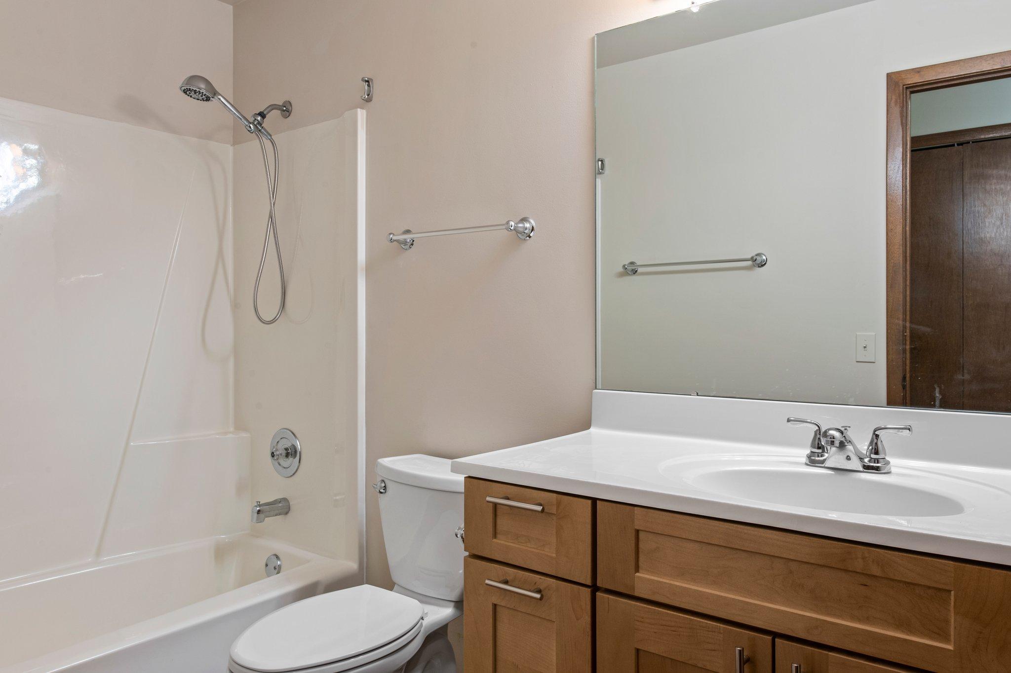 1889 Fox Ridge Road, Unit D West St. Paul, MN 55118 - Photo 22 of 34 Gallery Image 22