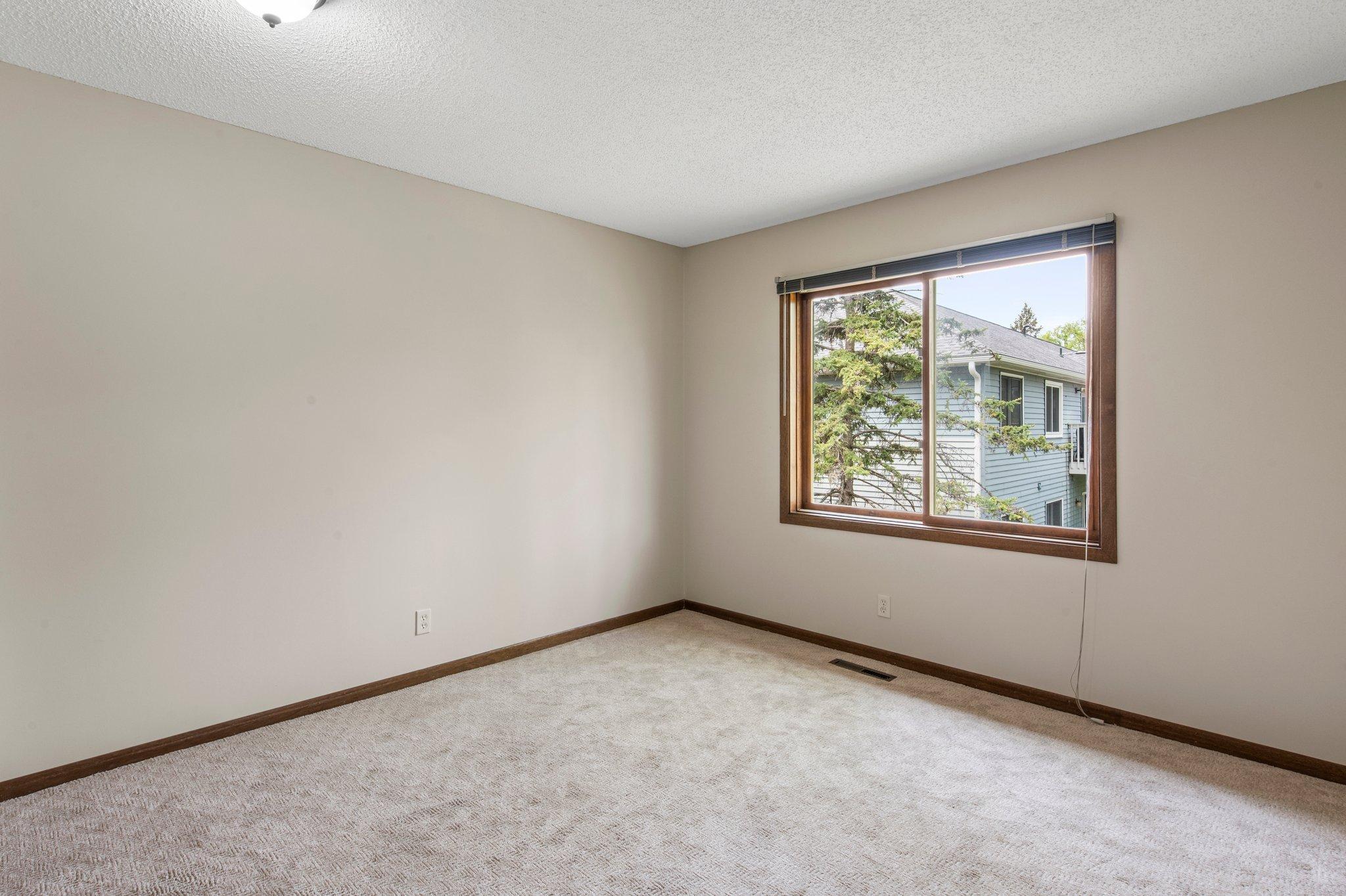 1889 Fox Ridge Road, Unit D West St. Paul, MN 55118 - Photo 23 of 34 Gallery Image 23