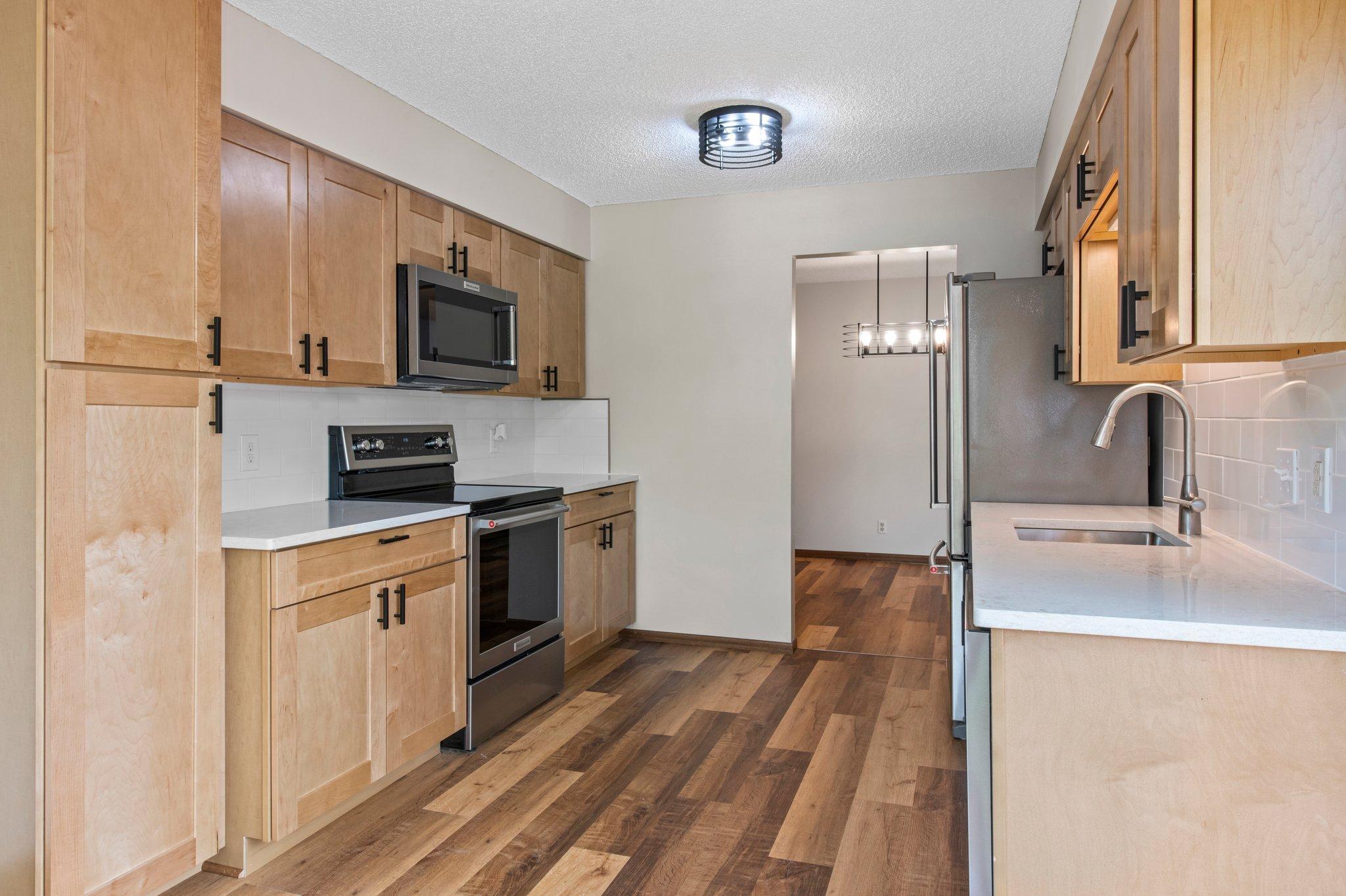 1889 Fox Ridge Road, Unit D West St. Paul, MN 55118 - Photo 9 of 34 Gallery Image 9