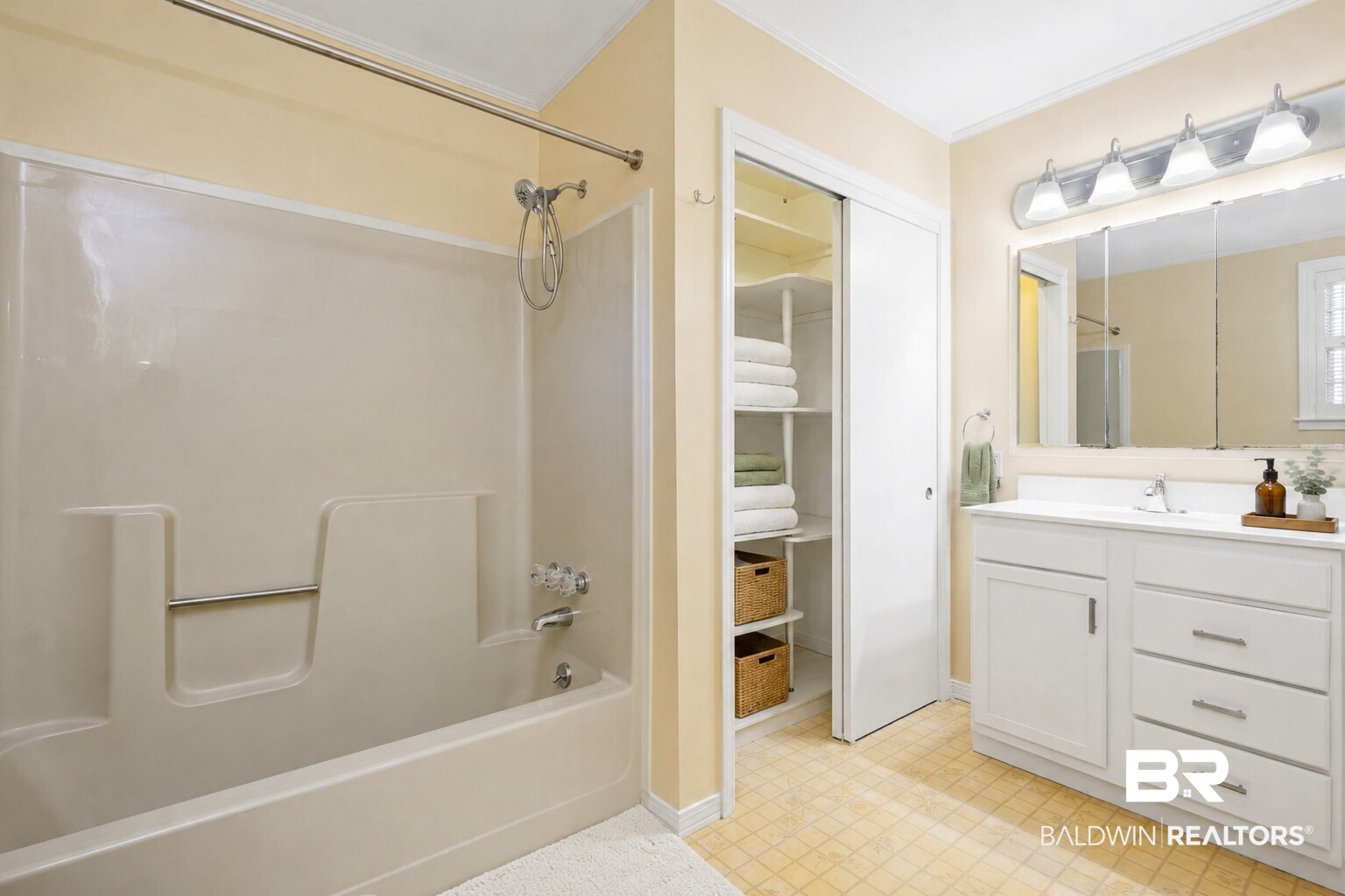 4904 Mercedes Road Mobile, AL 36618 - Photo 42 of 59 Gallery Image 42