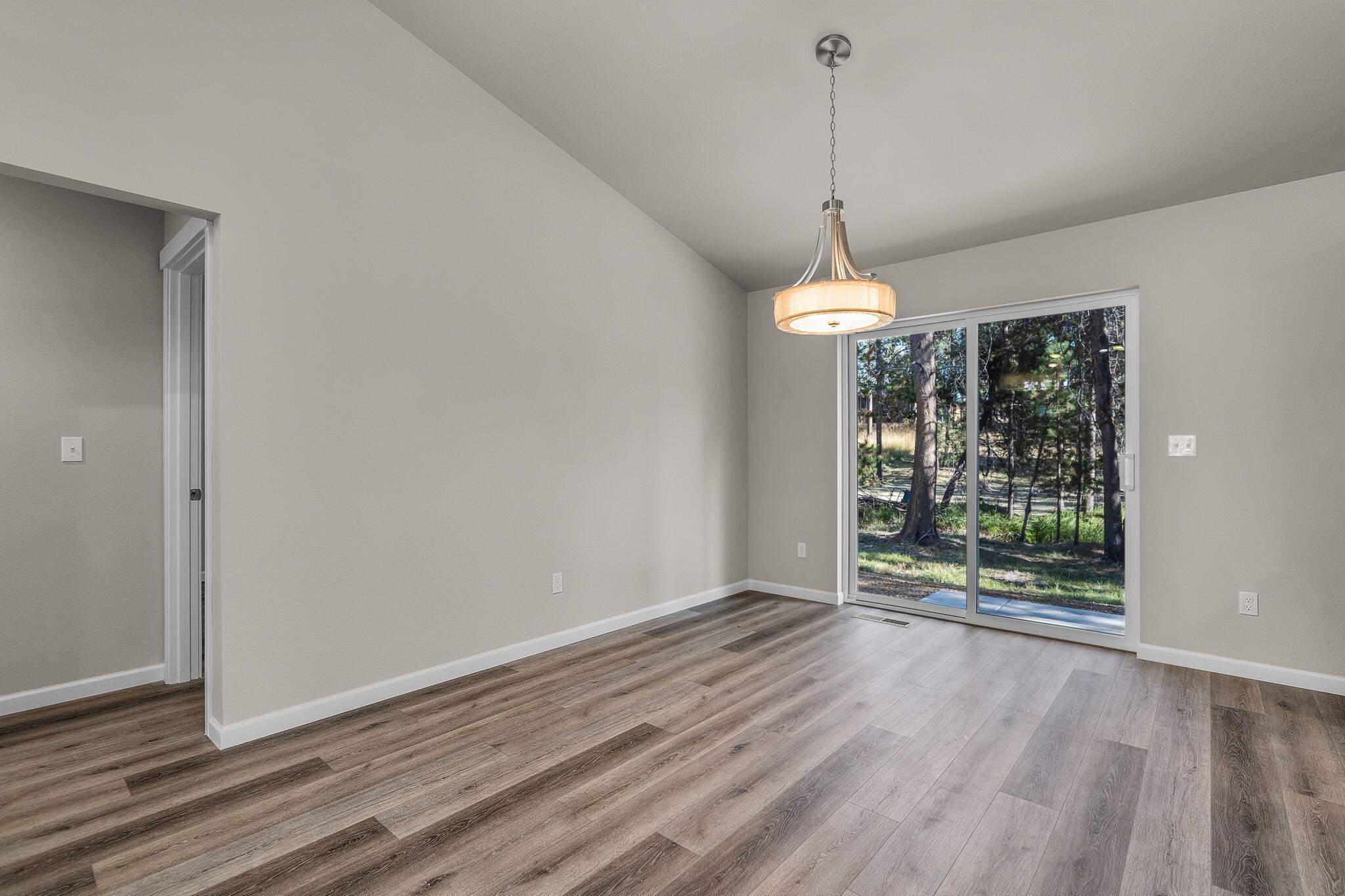 55792 Swan Road Bend, OR 97707 - Photo 15 of 35 2024_10_08_55792_swan_road-18