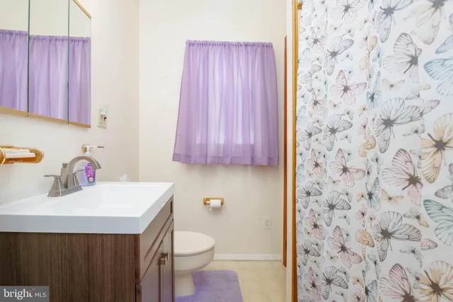 $204,900 | 202 Essex Avenue, Baltimore, MD 21221