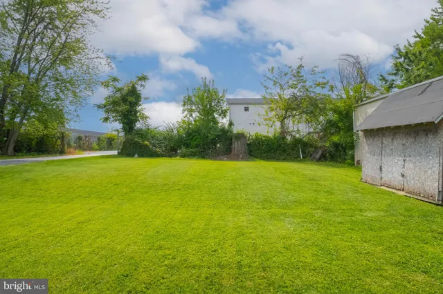 $204,900 | 202 Essex Avenue, Baltimore, MD 21221