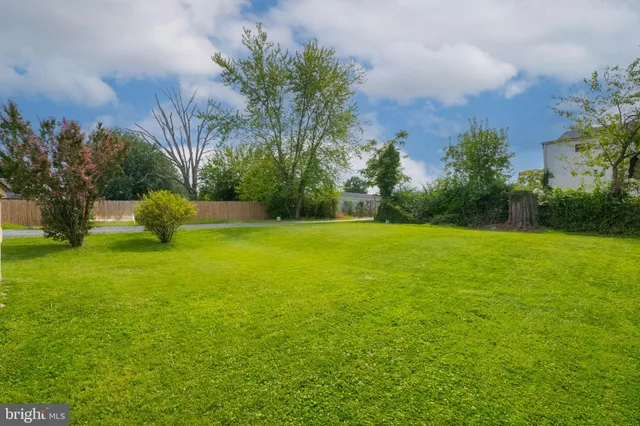 $204,900 | 202 Essex Avenue, Baltimore, MD 21221