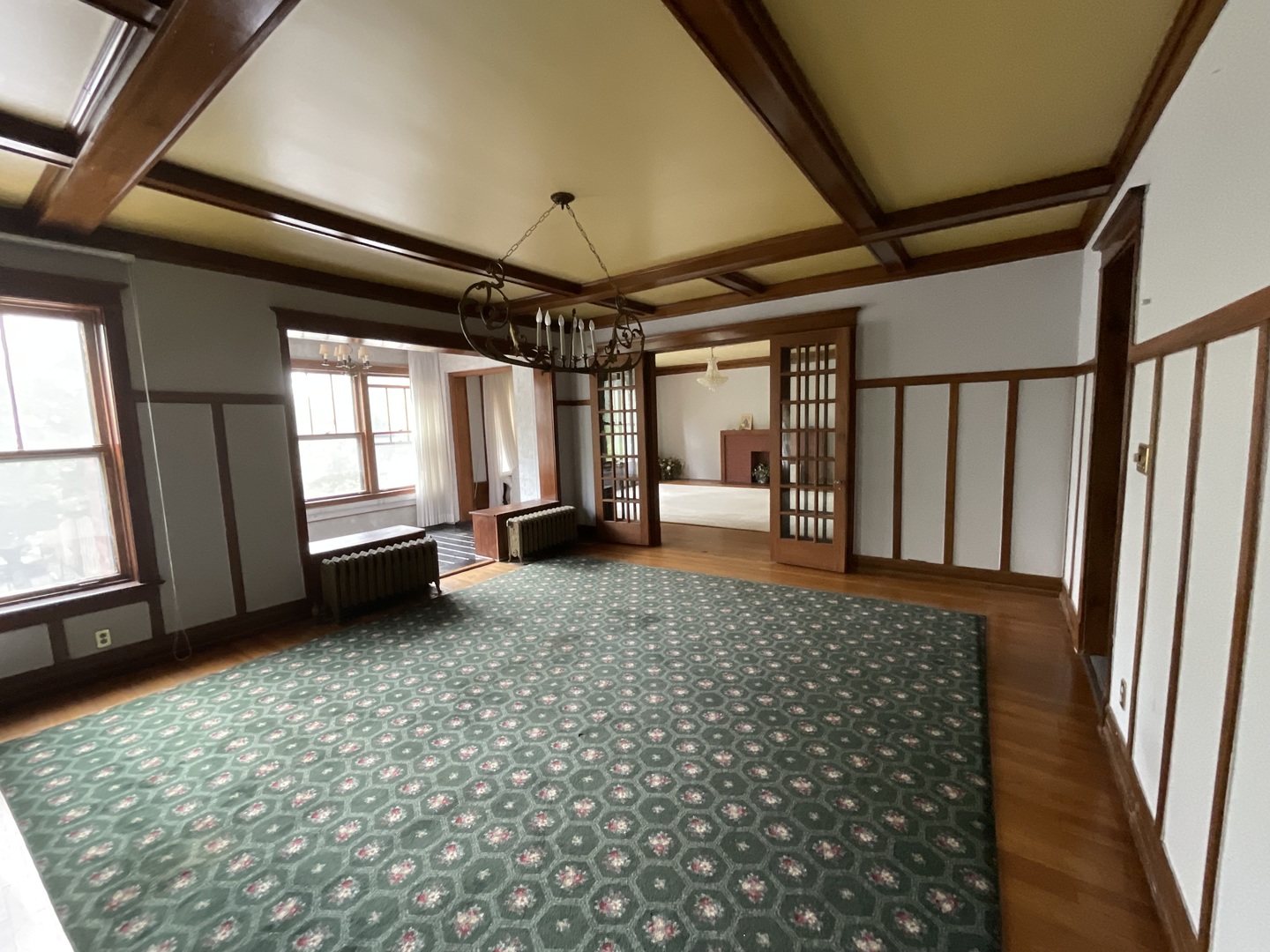 5488 South Everett Avenue, Unit 2 Chicago, IL 60615 - Photo 10 of 29 an empty room with windows