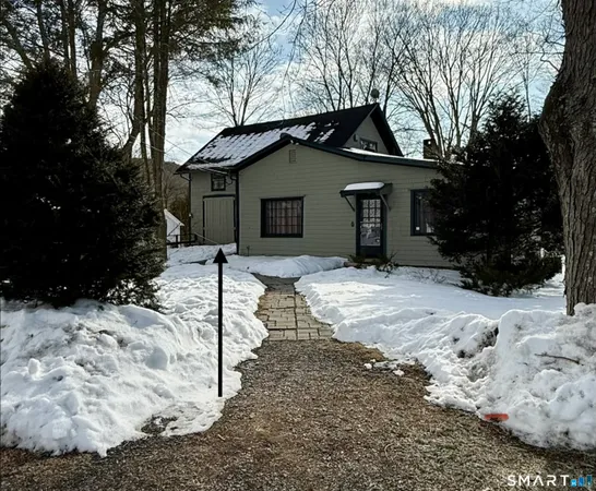 $2,100 | 7 Washington Road, Woodbury, CT 06798