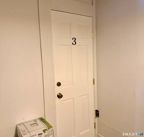 $2,100 | 7 Washington Road, Woodbury, CT 06798