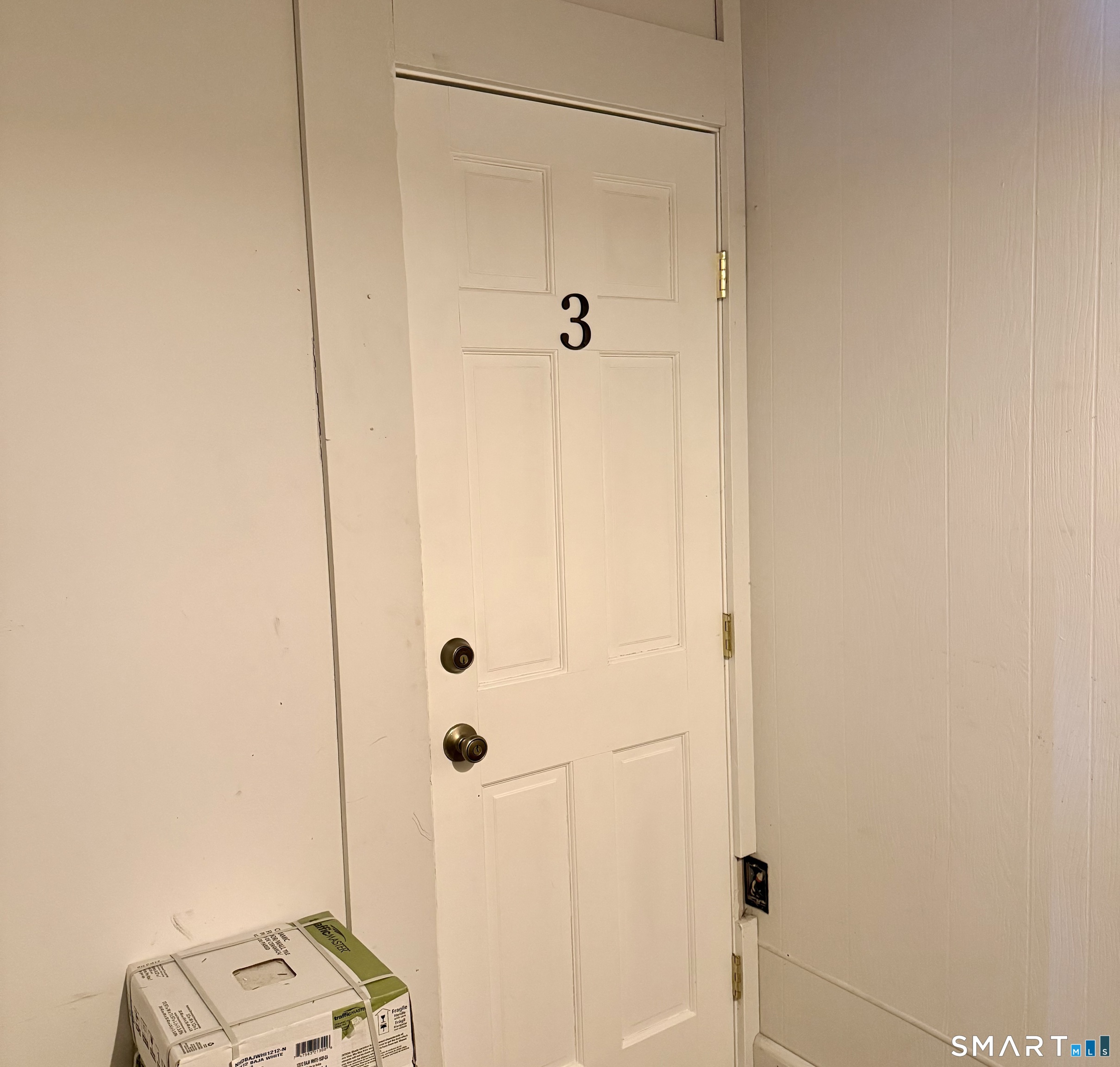 7 Washington Road Woodbury, CT 06798 - Photo 3 of 18 One of two entrances