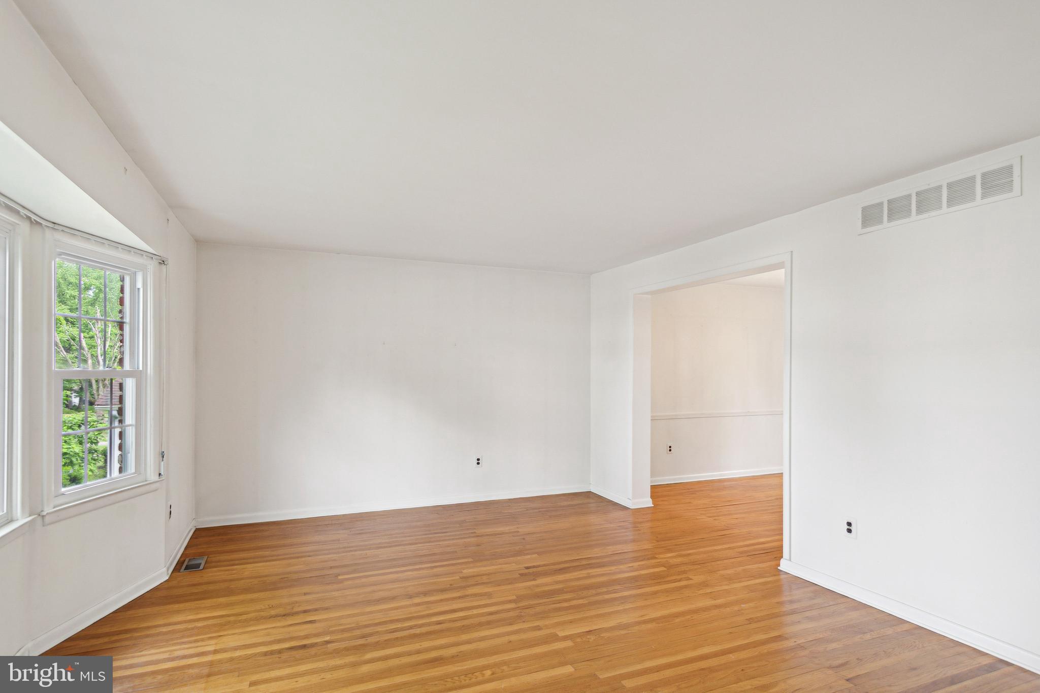 721 Liberty Road Mount Laurel, NJ 08054 - Photo 3 of 24