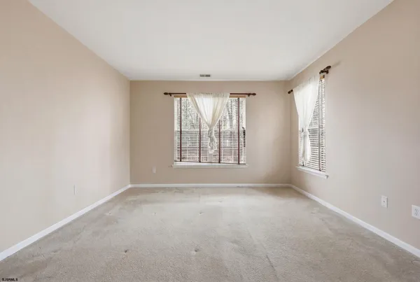 $305,000 | 127 Dover Court, Smithville, NJ 08205