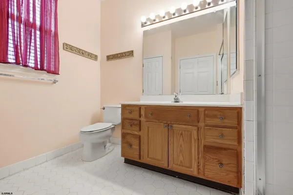 $305,000 | 127 Dover Court, Smithville, NJ 08205