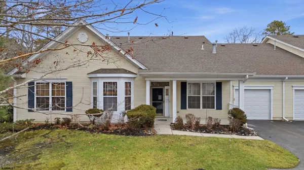 $305,000 | 127 Dover Court, Smithville, NJ 08205