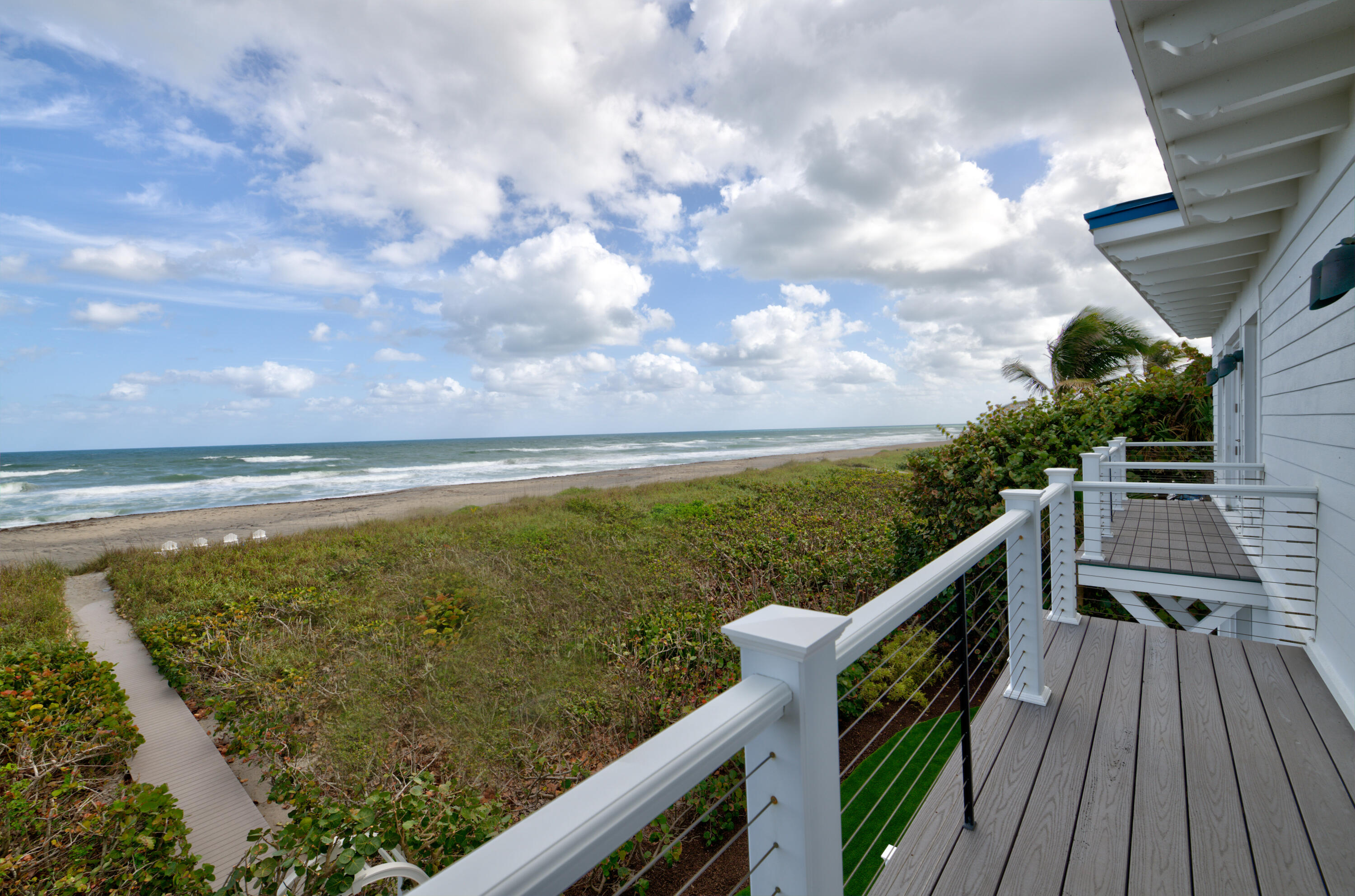 113 North Beach Road Jupiter Island, FL 33455 - Photo 31 of 65 26 Upstairs Balconies