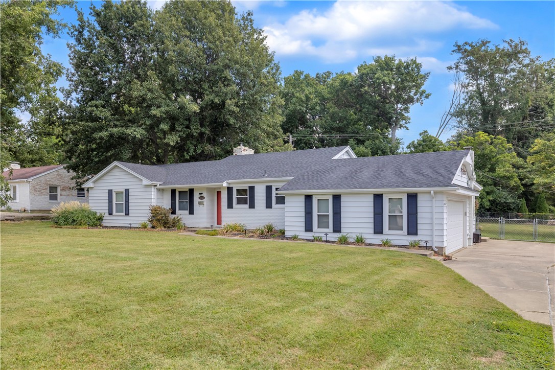 2234 Hawthorne Drive Decatur, IL 62521 - Photo 2 of 26