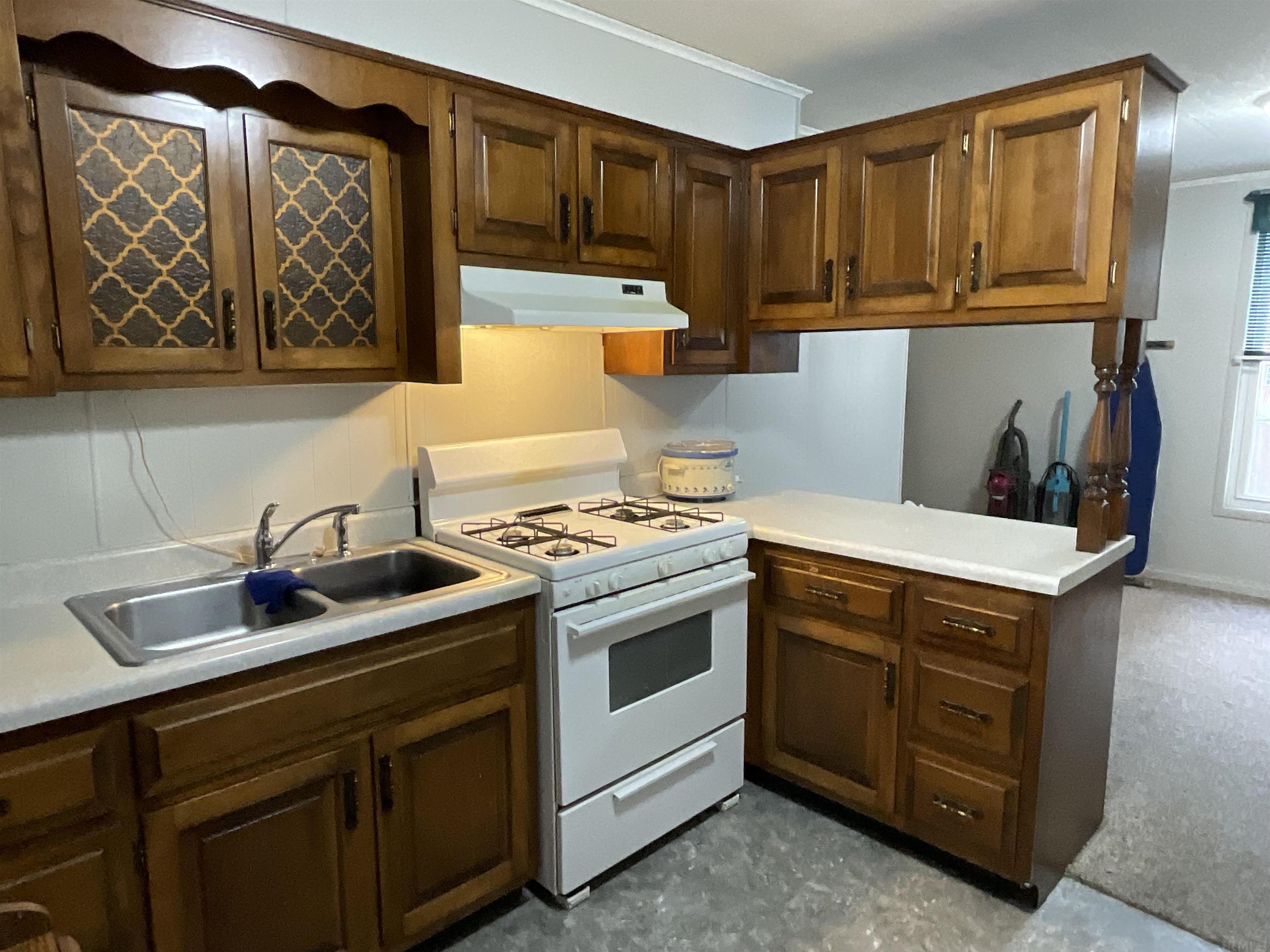 1226 Sinclair Street Fort Wayne, IN 46808 - Photo 12 of 35 Gallery Image 12