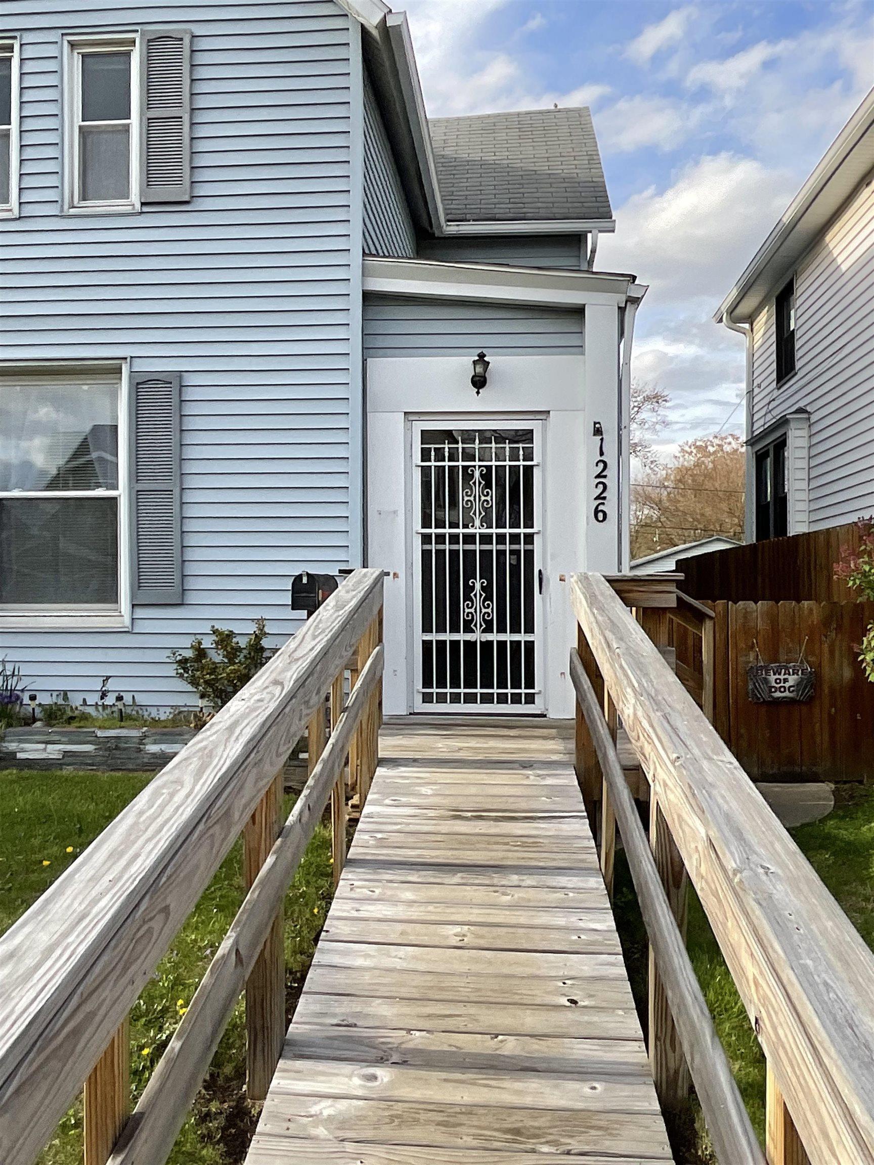 1226 Sinclair Street Fort Wayne, IN 46808 - Photo 3 of 35 Gallery Image 3