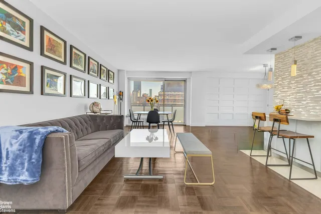 $1,259,000 | 300 East 40th Street, Unit 31C | Murray Hill