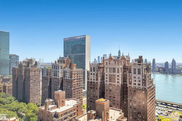 $1,259,000 | 300 East 40th Street, Unit 31C | Murray Hill