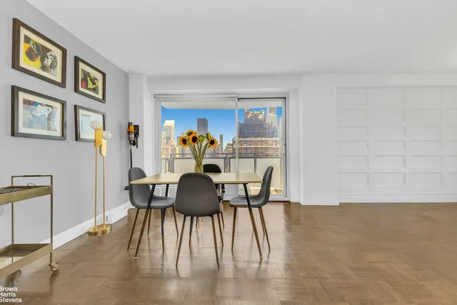 $1,259,000 | 300 East 40th Street, Unit 31C | Murray Hill