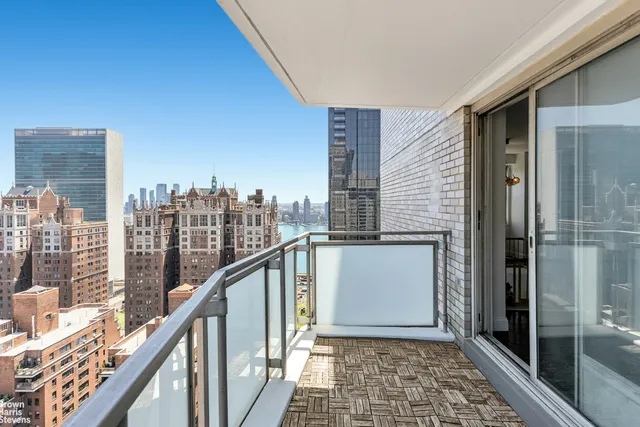 $1,259,000 | 300 East 40th Street, Unit 31C | Murray Hill