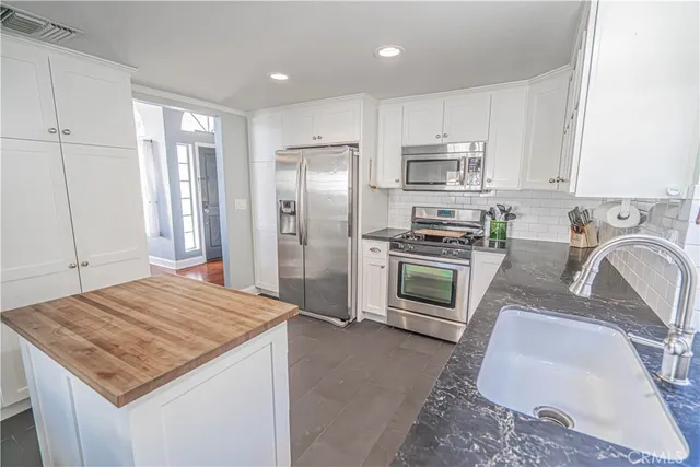 $675,000 | 20003 Nutcracker Place, Canyon Country, CA 91351