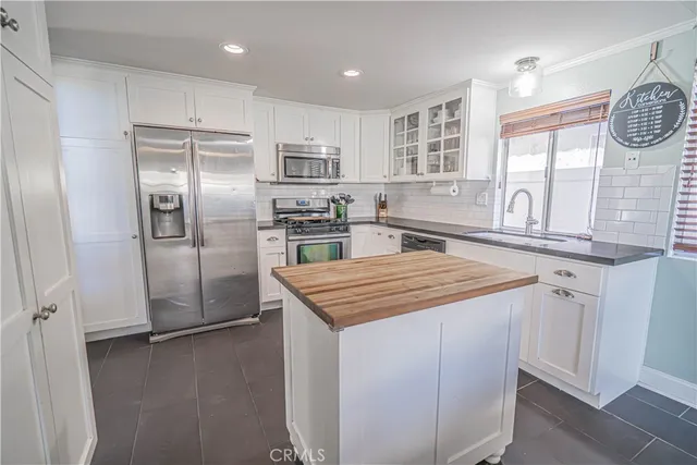 $675,000 | 20003 Nutcracker Place, Canyon Country, CA 91351